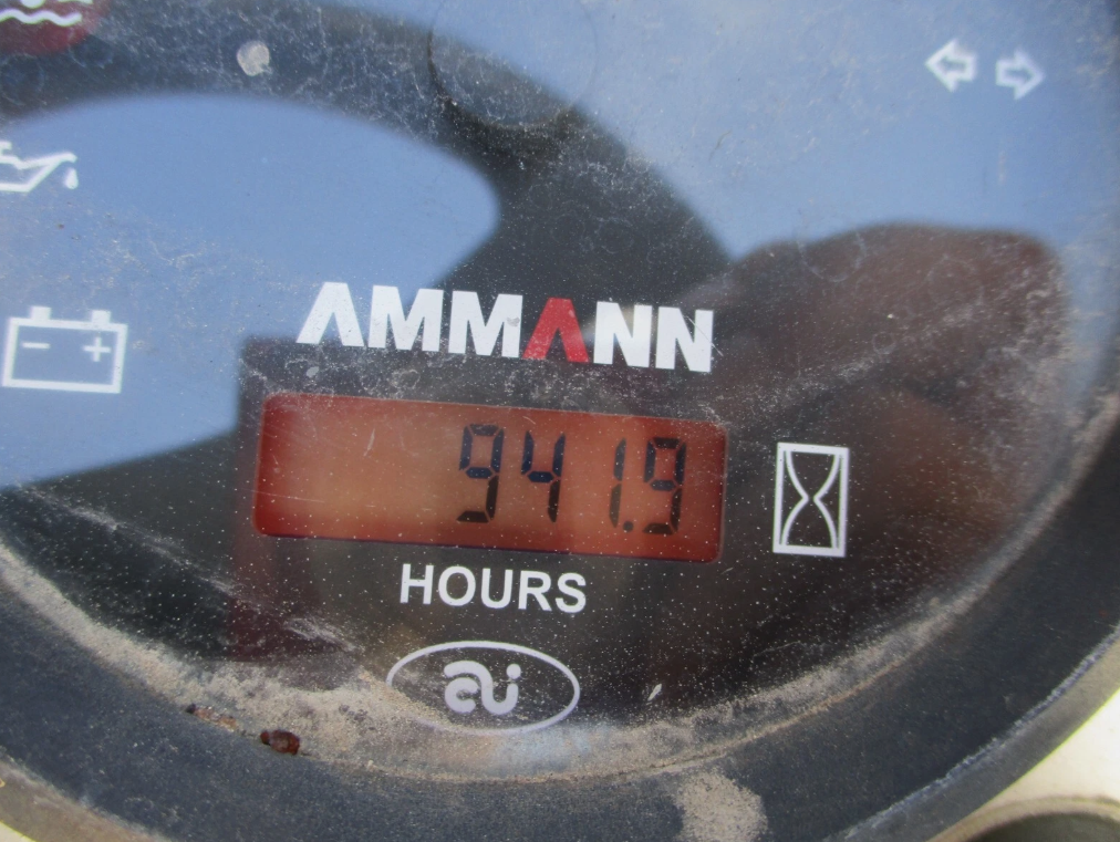 2011 AMMANN AV12-2 VIBRATING ROLLER
