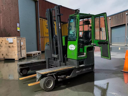 **(INCLUDES CHARGER)**2009 COMBILIFT C4000 ELECTRIC FORKLIFT