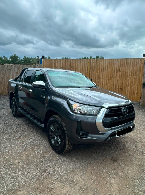 **(ONLY 95K MILEAGE)** 2022 TOYOTA HILUX ICON D-4D 4WD DCB AUTO GREY DIESEL PICK UP