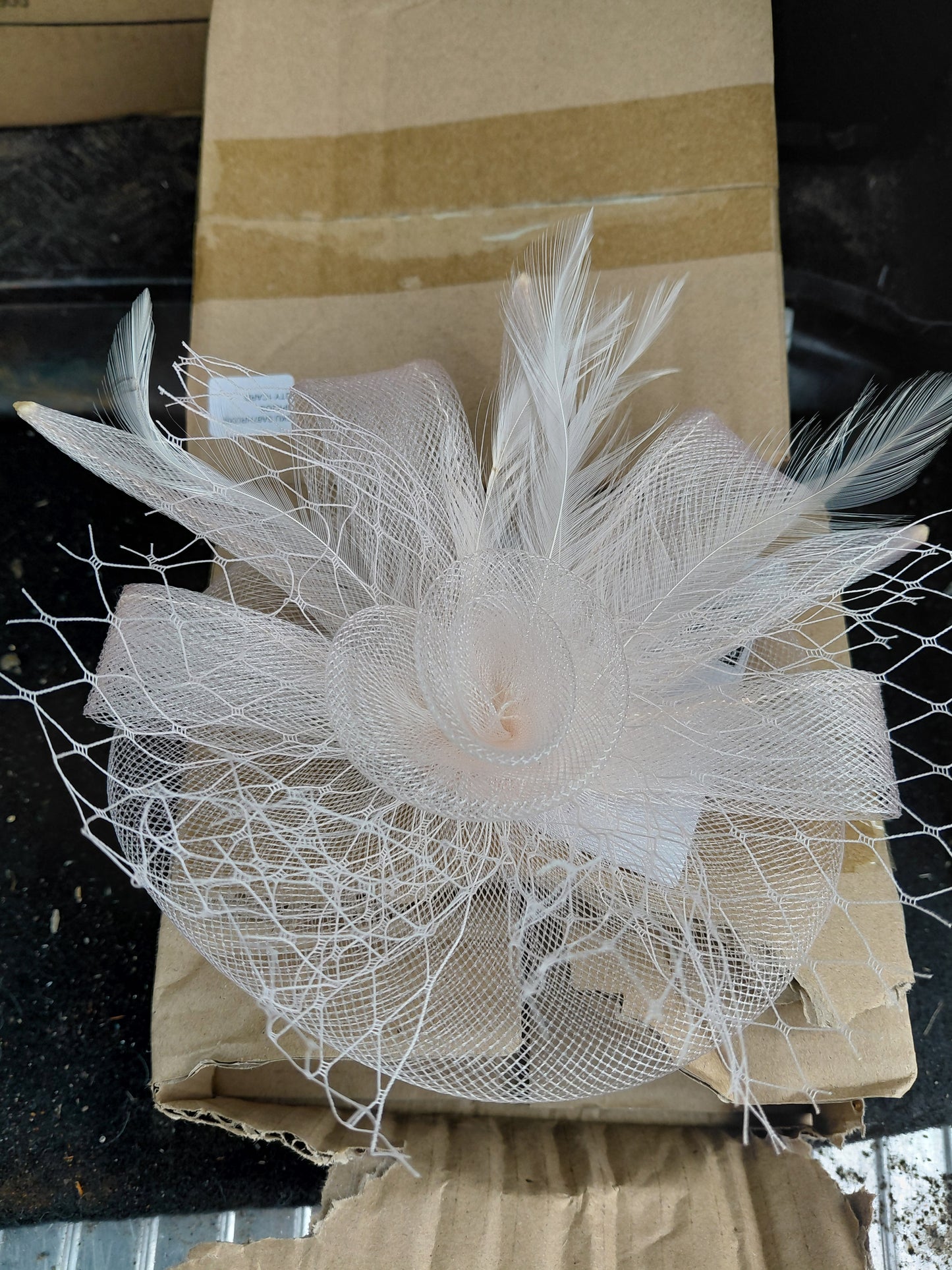 LADY'S DAY RACE DAYS WEDDINGS HAIR ACCESSORIES FASCINATORS REAL FEATHER MILAN ITALY 20X RRP49.99