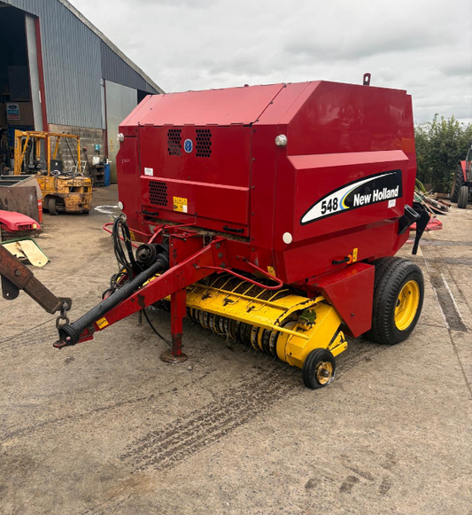 NEW HOLLAND ROUND BALER 548