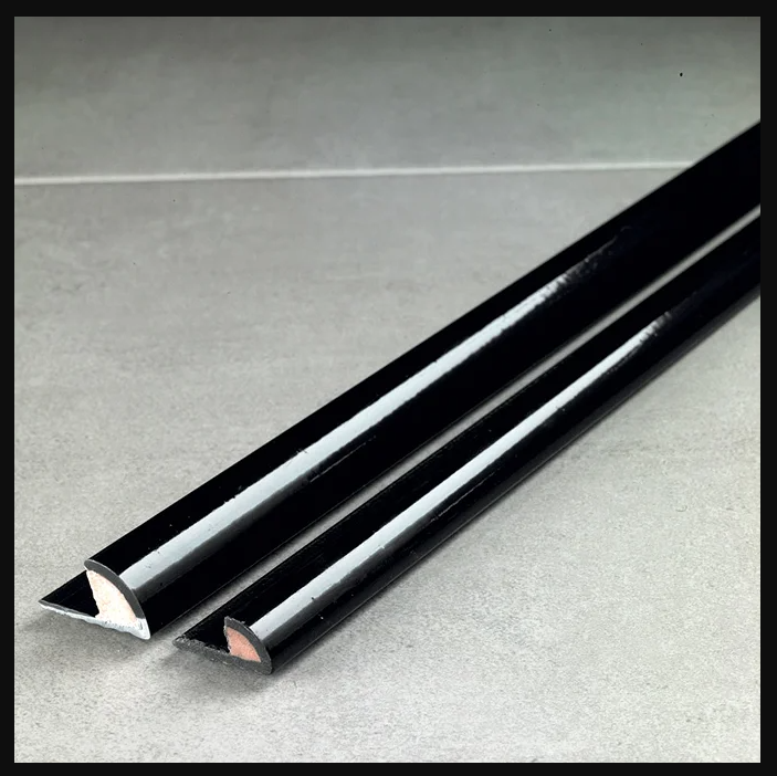 380 X BLACK ULTRA SHINE 7MM R.E. TRIM LENGTH 2.44M