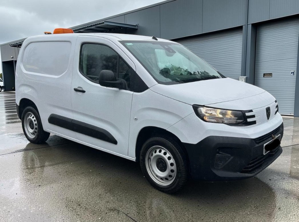 **(ONLY 16K MILEAGE)** 2025 PEUGEOT PARTNER 1.5 HDI PROFESSIONAL PLUS L1H1 PANEL VAN (25 REG)