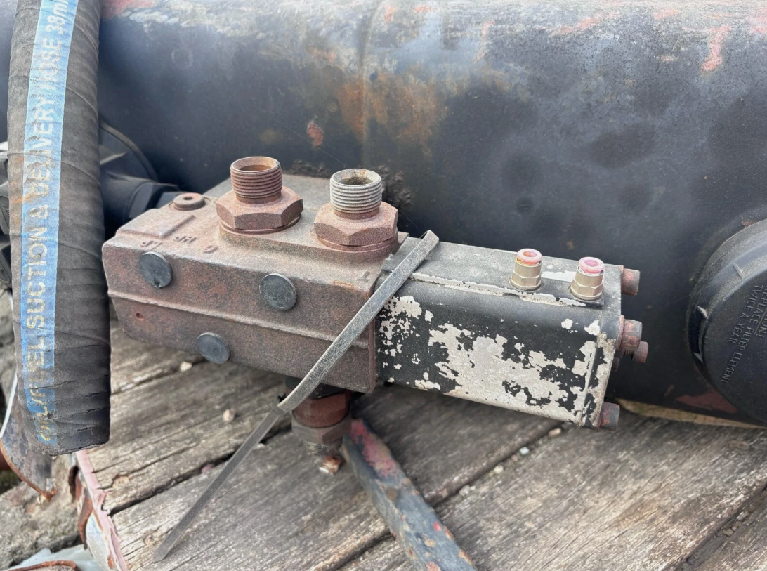 USED HYVA STEEL HYDRAULIC TANK – SKIP WAGON / HOOK LIFT TRUCK