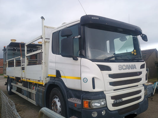 2013 SCANIA P230 4X2 9290CC DIESEL WHITE LORRY