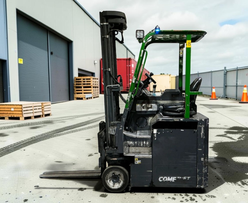 **(INCLUDES CHARGER)** 2019 COMBILIFT CBE 3000 ELECTRIC FORKLIFT – 3000KG CAPACITY