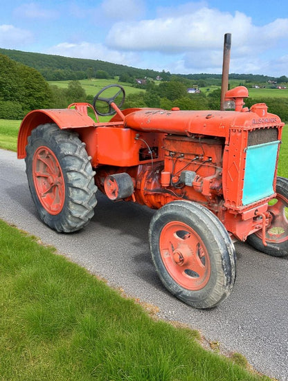 ALLIS CHALMERS U TRACTOR – TIDY