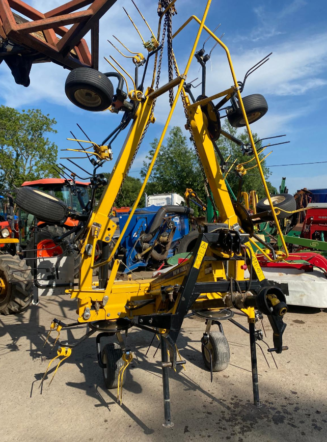 NEW HOLLAND 690 6-ROTOR TEDDER – 2022