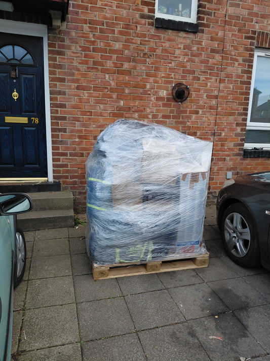 PALLET OF OUTDOOR ITEMS SHOP STOCK COMPANY CLEARANCE AND CLOSED BUISNESS