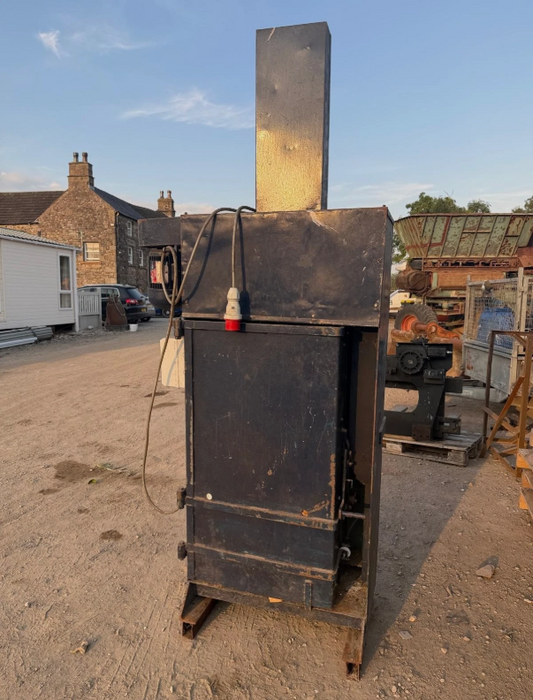 HEAVY-DUTY COMMERCIAL VERTICAL CARDBOARD BALER / WASTE COMPACTOR