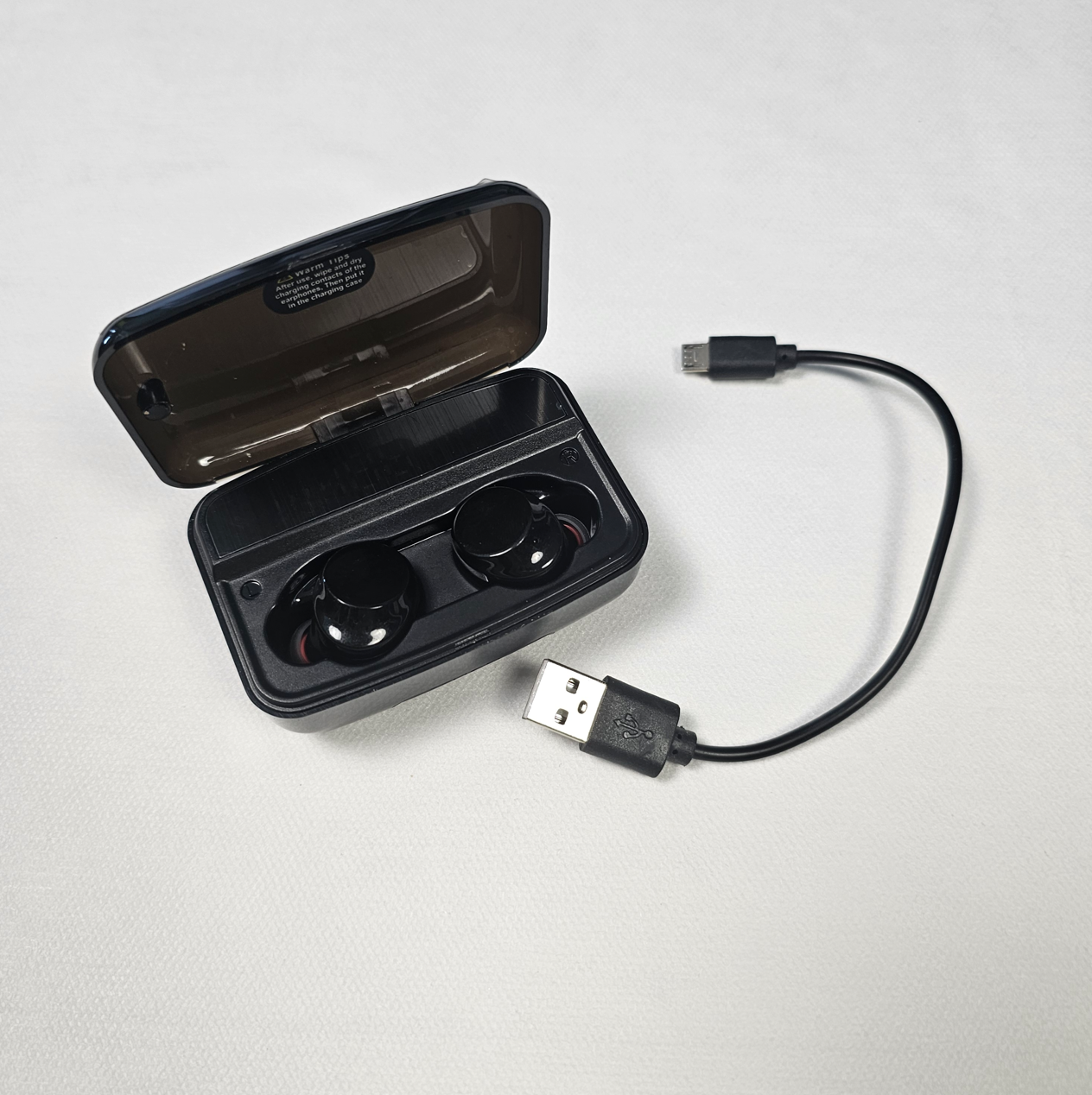 WIRELESS HEADPHONES WITH CASE AND CABLE