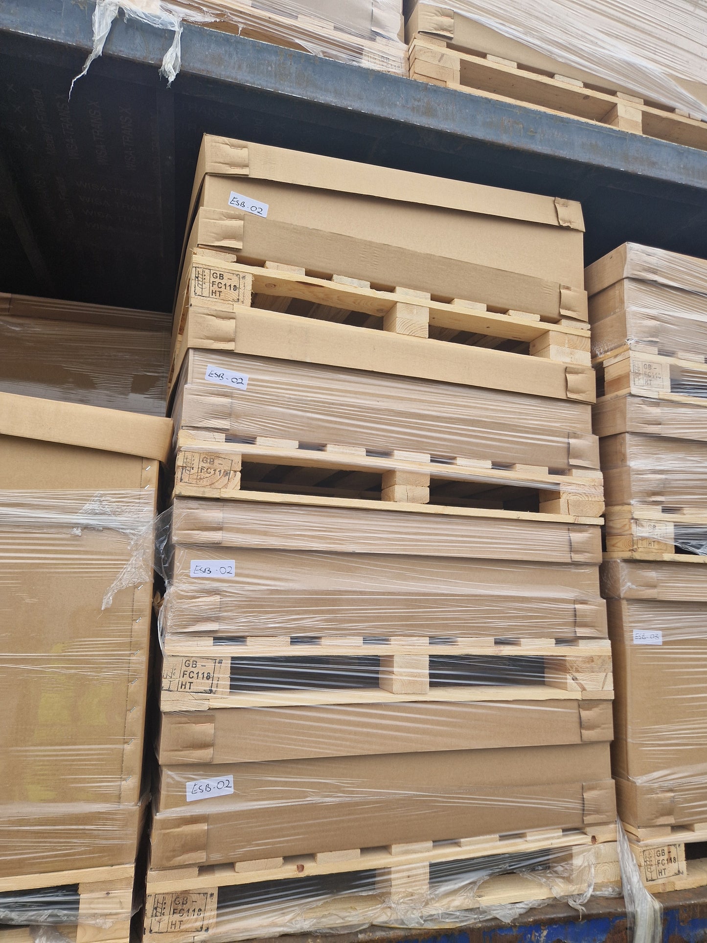 SMALL TOYS PALLETS AND CHILDREN'S ACCESSORIES ALL NEW STOCK