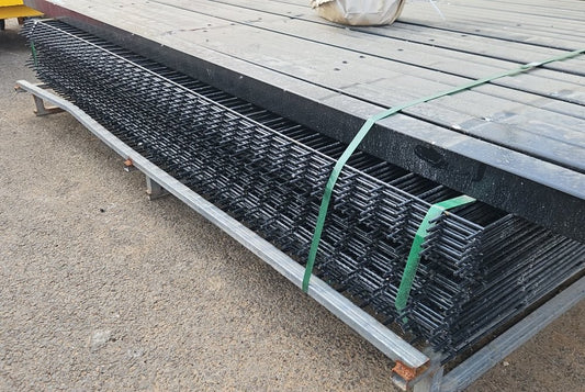 HEAVY DUTY BLACK SECURITY FENCING 25 X 2.4M X 2.2M PANELS (55M IN TOTAL) INCLUDING POSTS & FIXINGS