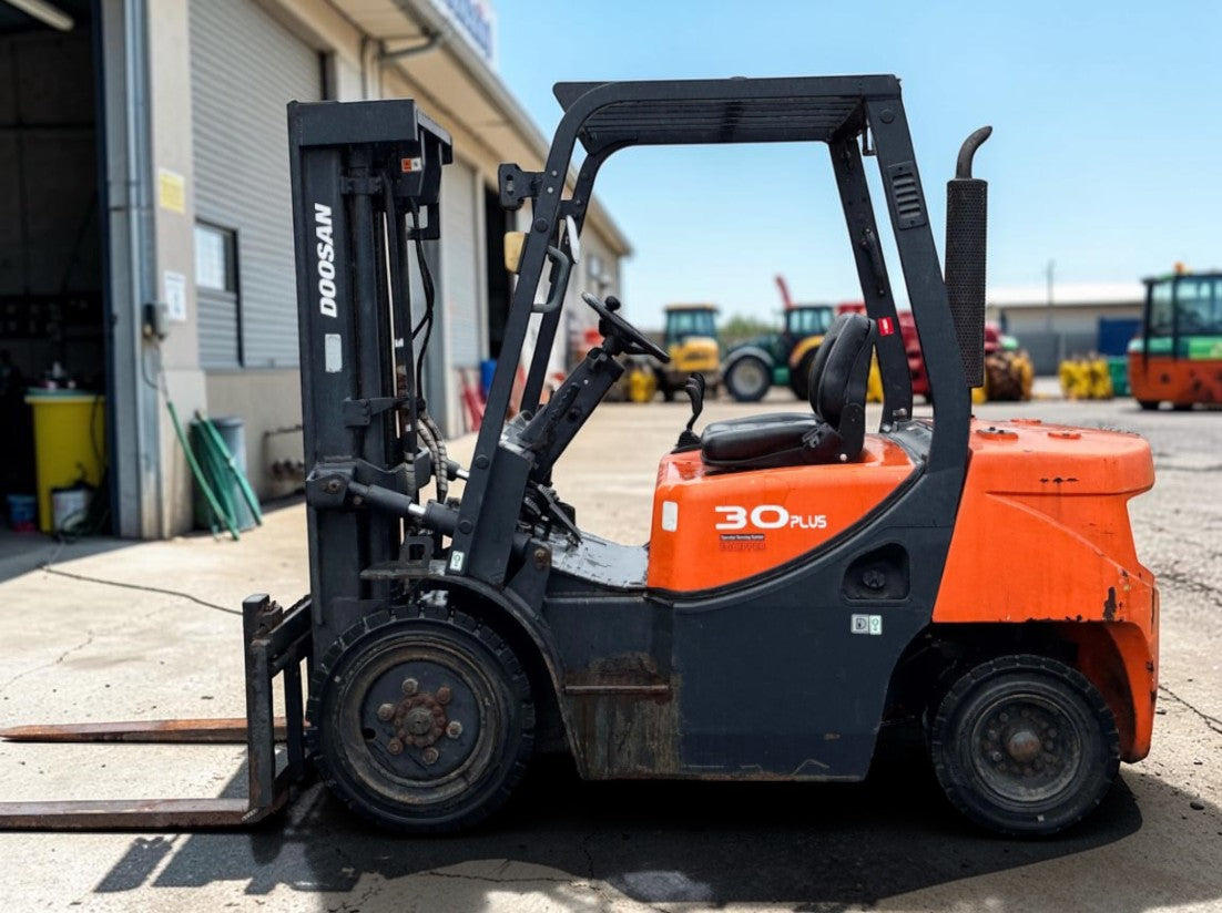 2018 DOOSAN D30GP DIESEL FORKLIFT SIDE SHIFT