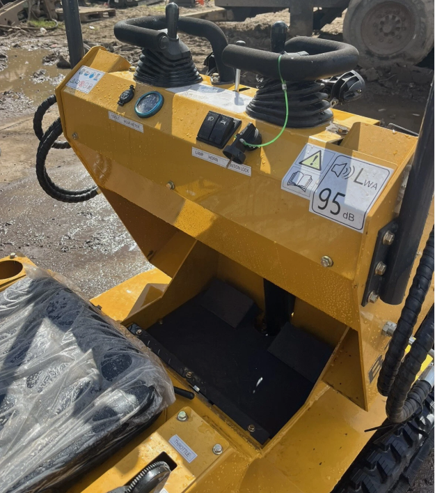 UNUSED BISONTEK BT360 SKIDSTEER LOADER TRACKED LOADER