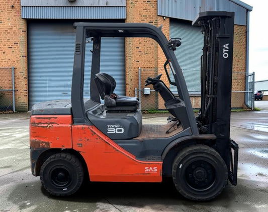 TOYOTA 52-8FDF30 DIESEL FORKLIFT