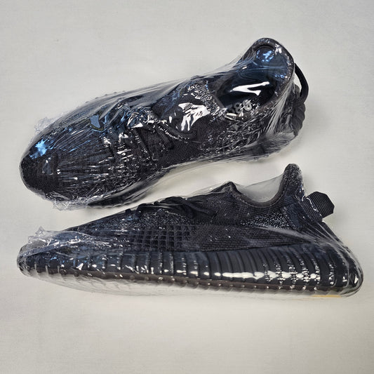 SNEAKERS WITH REFLECTIVE THREAD