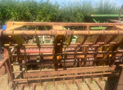 SUTON DUNG FORK