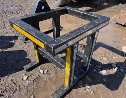 QUICKFENCER FENCING ATTACHMENT / TOOL CARRIER