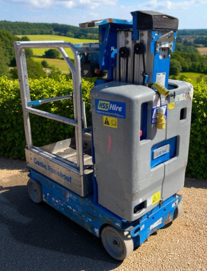 2010 GENIE GR-15 SCISSOR LIFT / CHERRY PICKER