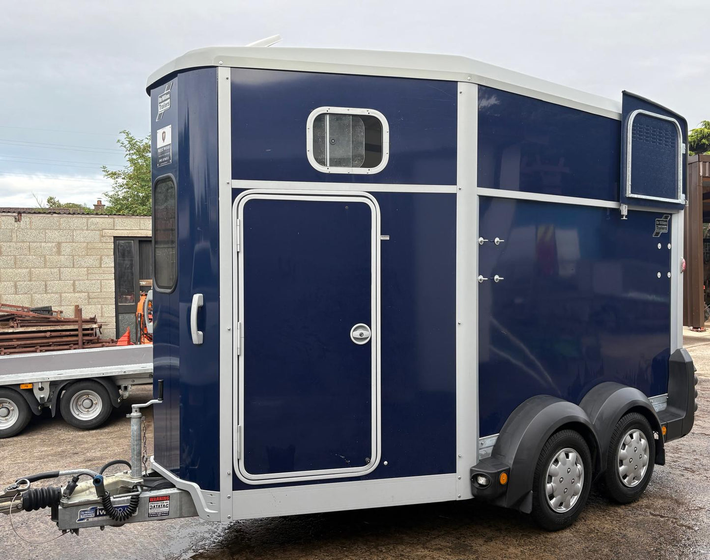 2025 IFOR WILLIAMS HB511 HORSEBOX TRAILER (EX-DEMO) >>--NO VAT ON HAMMER--<<