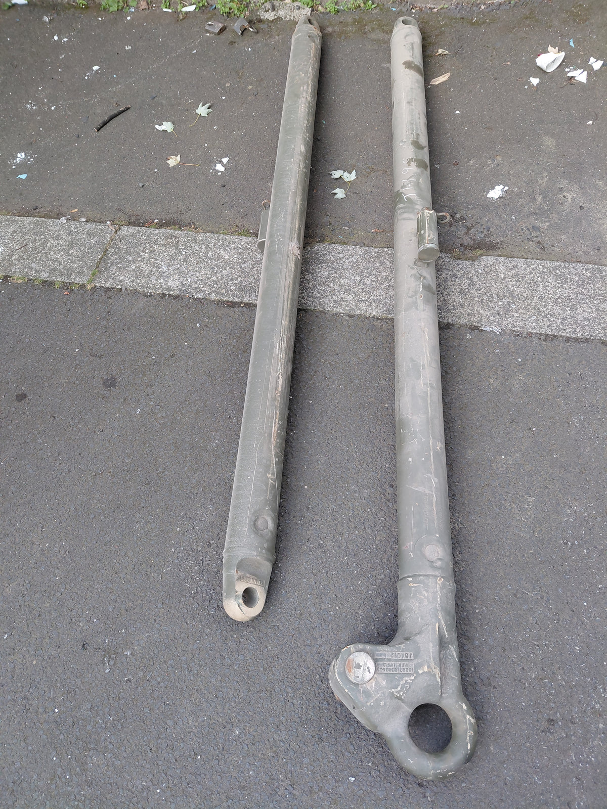 EX MOD TOWING BAR GREEN WITH PIN