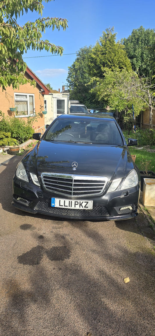 MERCEDES-BENZ E-CLASS 2.1L DIESEL – BLACK – 2011