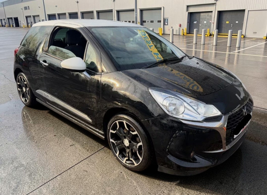 **(ONLY 53K MILEAGE)** 2016 DS DS3 ELEGANCE BLUEHDI S/S 1.6 DIESEL MANUAL HATCHBACK BLACK