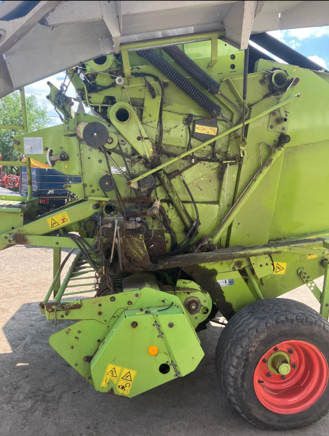 CLAAS VARIANT 260 ROUND BALER