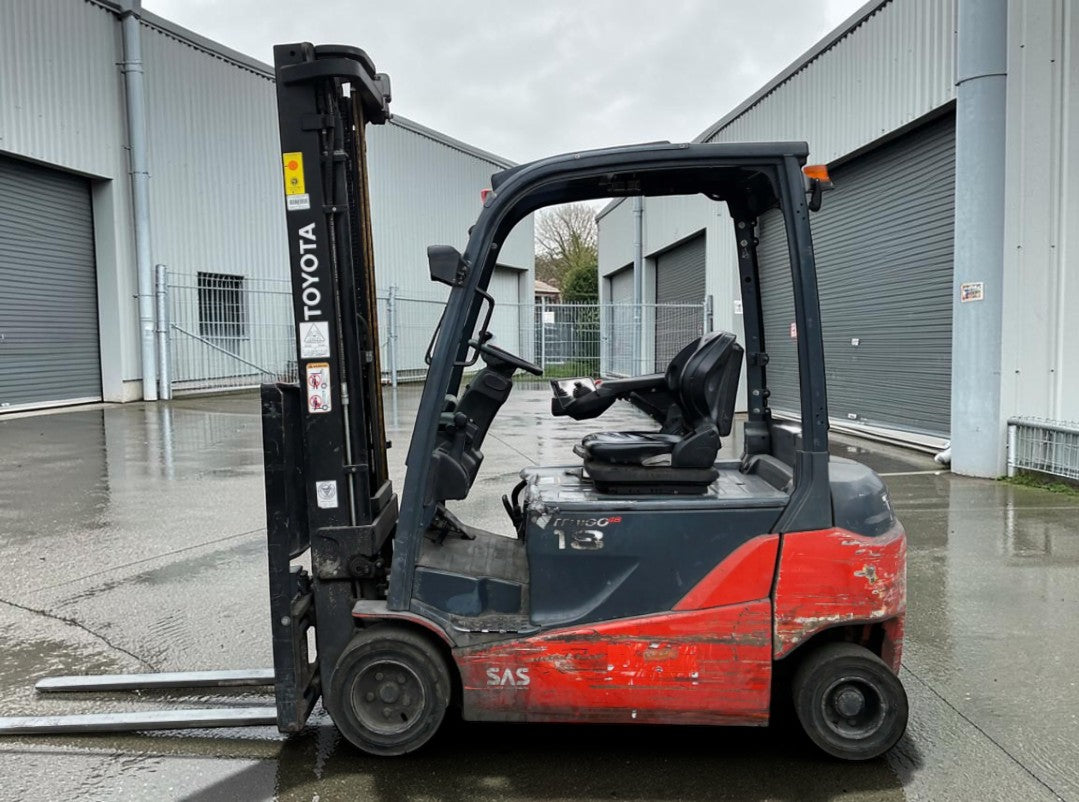**(INCLUDES CHARGER)** 2012 TOYOTA 8FBMT18 ELECTRIC FORKLIFT