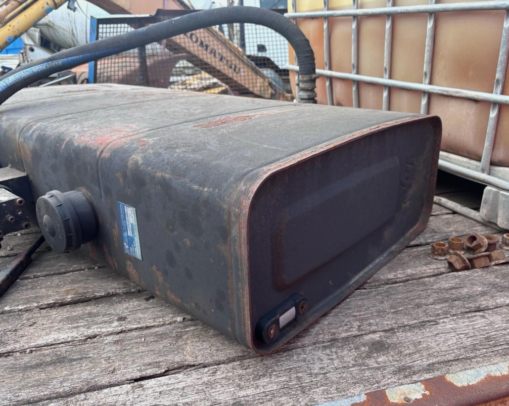 USED HYVA STEEL HYDRAULIC TANK – SKIP WAGON / HOOK LIFT TRUCK