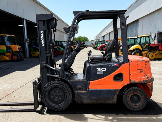 2016 DOOSAN D30S-5 DIESEL FORKLIFT SIDE SHIFT
