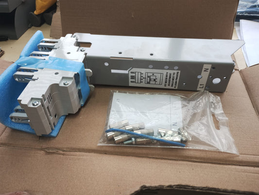 EATON - ADAPTOR MEMSHIELD 4 NZM L2N FEEDER 60 X 336X 193MM FOR PANEL BOARD - NEW IN ORIGINAL BOX