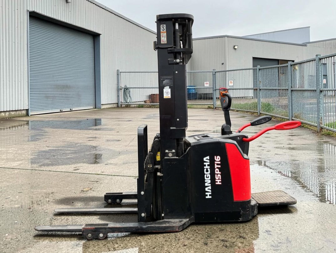 **(INCLUDES CHARGER)**2020 HANGCHA CQDB16 1.6 TON ELECTRIC FORKLIFT