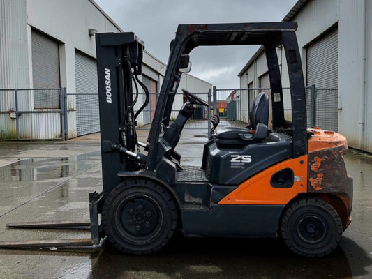 2019 DOOSAN D25S-7 DIESEL FORKLIFT TRIPLEX