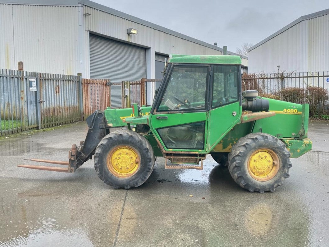 JOHN DEERE 4400 TELEHANDLER – 2.7 TON, 5.5 METRE LIFT