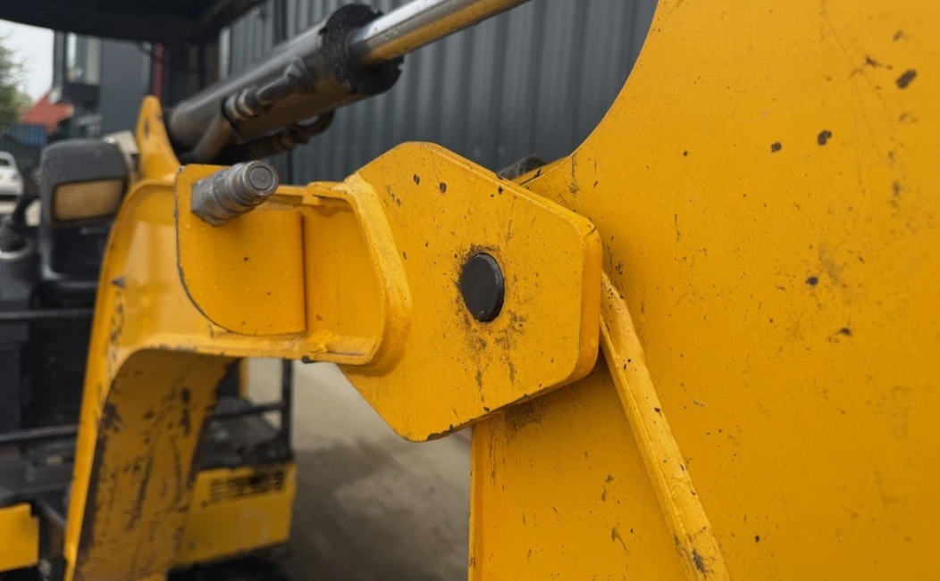 2019 JCB 15C-1 MINI EXCAVATOR / DIGGER - HOURS: 1,828