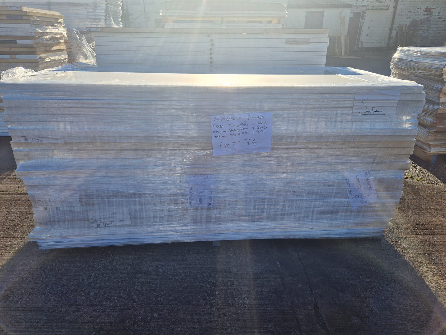 60 X BRAND NEW MIXED INTERNAL DOORS - PICKED AT RANDOM