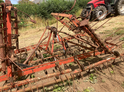 FOLDING SPRINGTINE HARROW