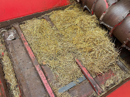 KVERNELAND TAARUP 853 STRAW CHOPPER / BEDDER FEEDER