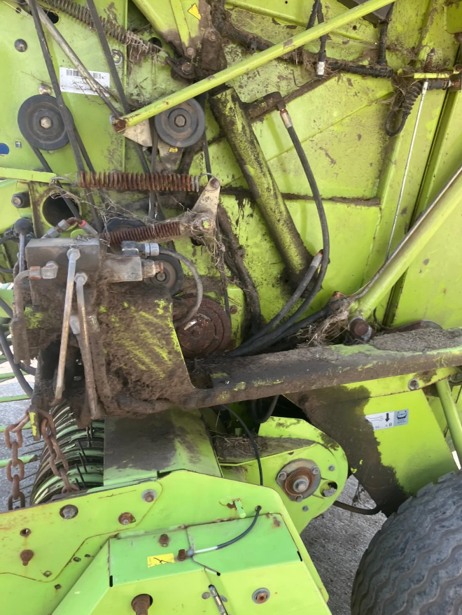 CLAAS VARIANT 260 ROUND BALER