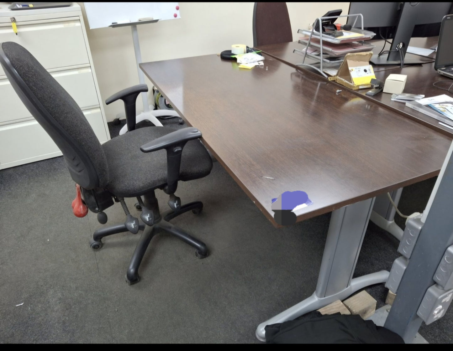 OFFICE DESK COMPUTER CHAIR UNDER DESK CABINET AND TALL CABINET 1X