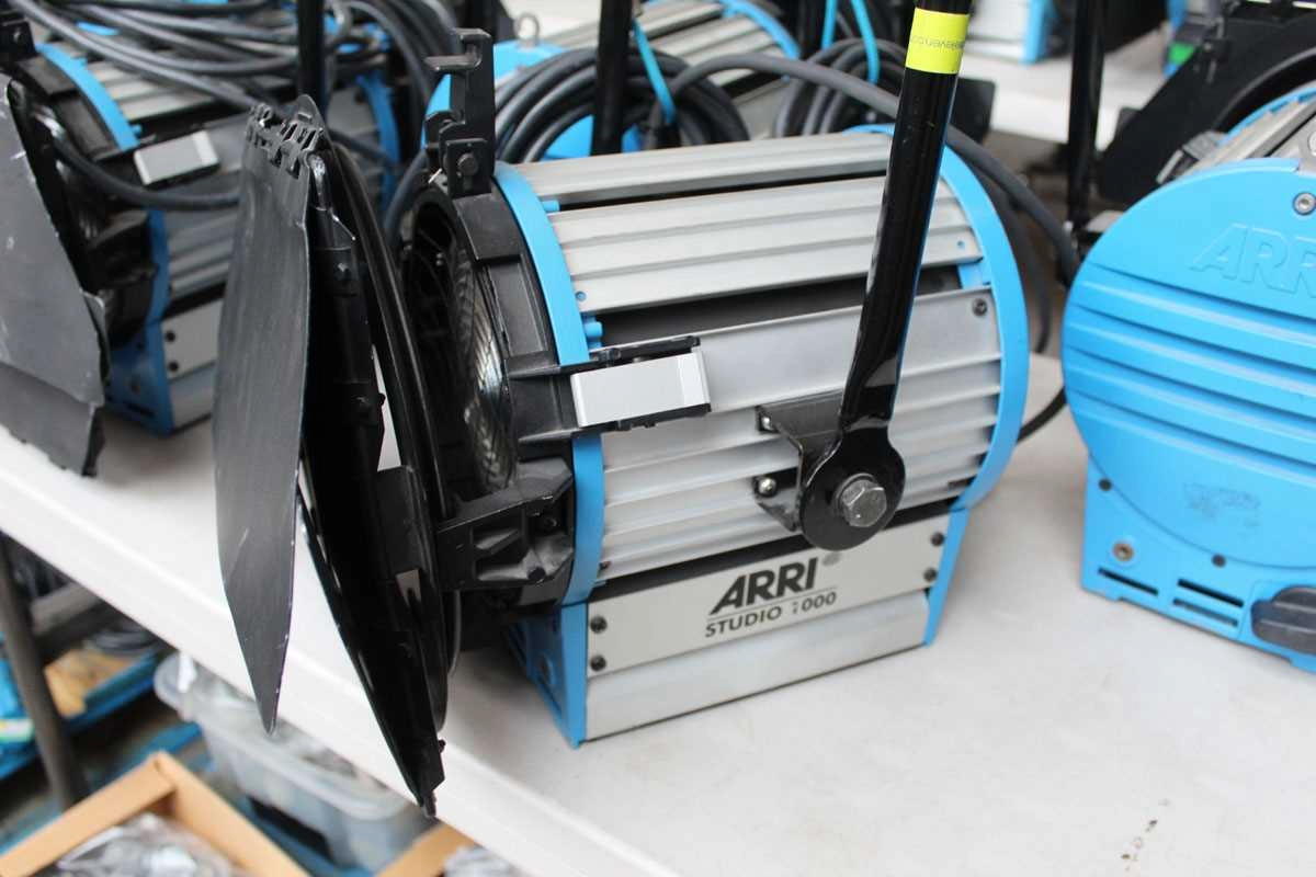 ARRI STUDIO 1000 1KW TUNGSTEN FRESNEL SPOTLIGHT 16AMP
