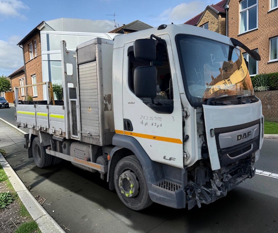 **(ONLY 94K MILEAGE)** 2018 DAF TRUCKS LF 180 FA 4500CC DIESEL AUTOMATIC WHITE