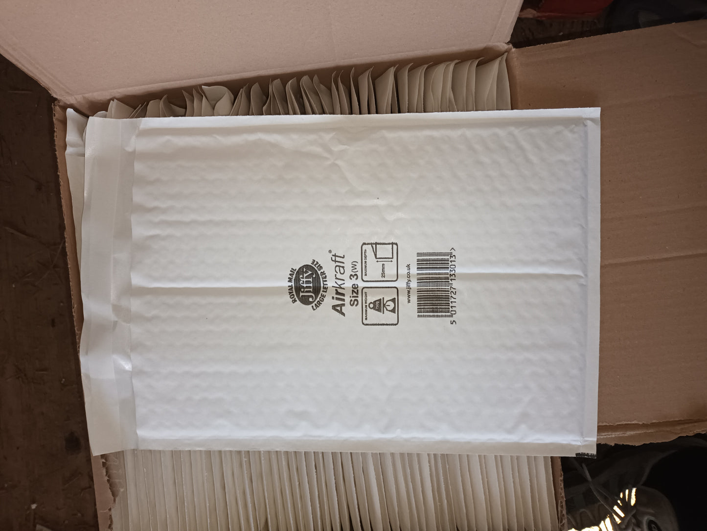 2400 X JIFFY ENVELOPES SIZE 3 - 1 PALLET