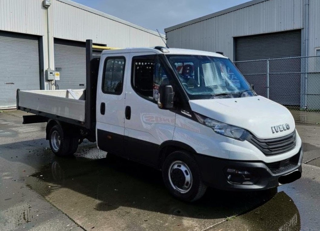 **(ONLY 114K MILEAGE)** 2022 IVECO DAILY 35C14B AUTO 2.3 DIESEL CHASSIS CAB WHITE
