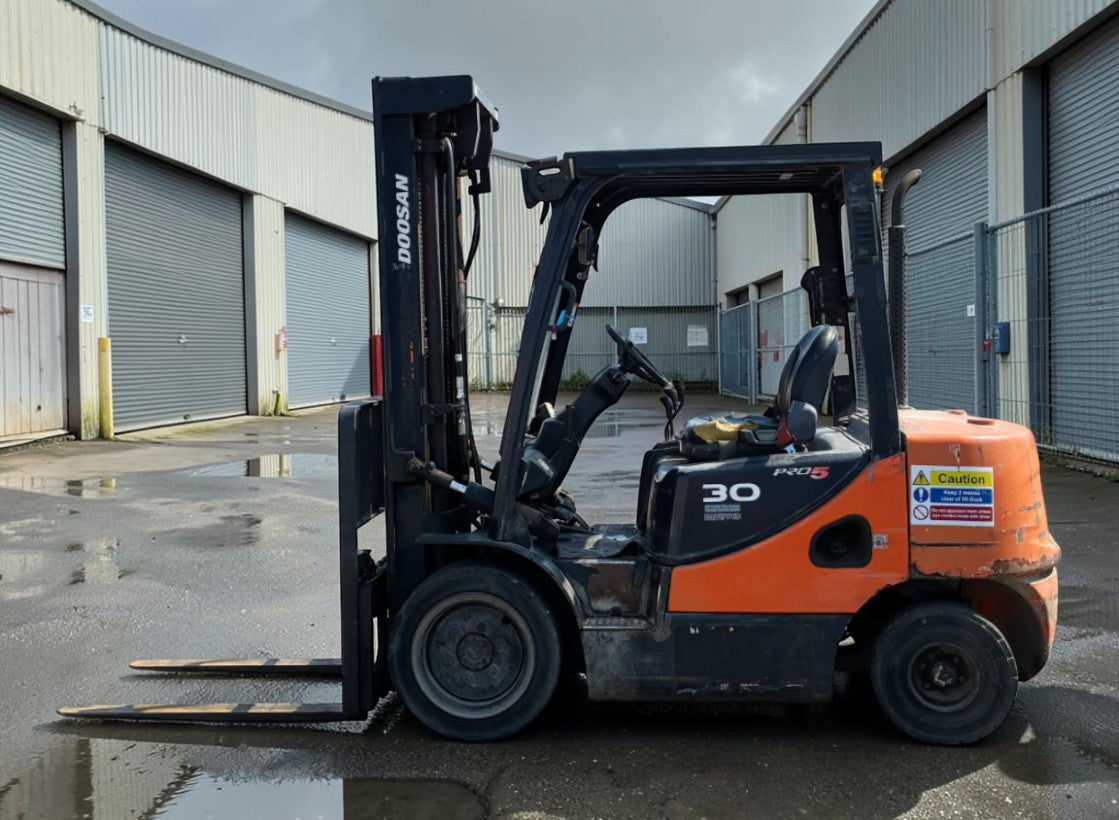 2014 DOOSAN D30S-5 FORKLIFT