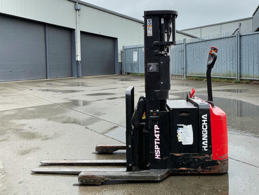 **(INCLUDES CHARGER)** 2019 HANGCHA HSPT14P 1.4 TON ELECTRIC PALLET TRUCK