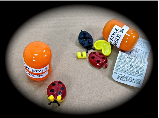 1000 X KINDER SURPRISE TOY EGG