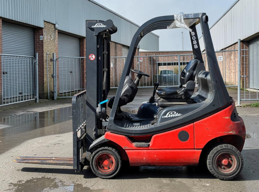 2004 LINDE H16T-03 LP GAS FORKLIFT – 1.6 TONNE